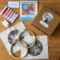 Kit broderie cerisiers en fleurs - The comptoir